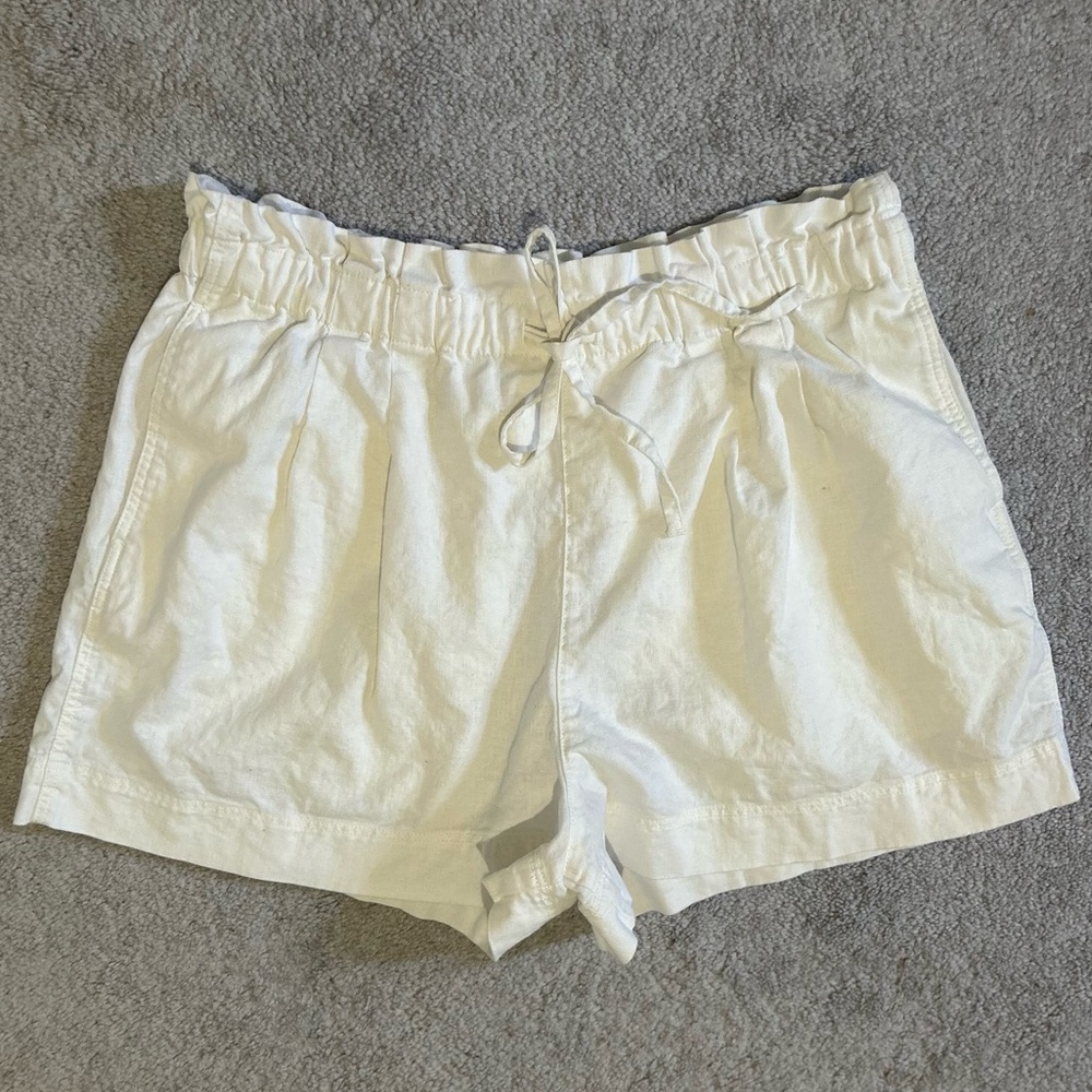Uniqlo Women’s Linen Cotton Blend Shorts off white waist 30-31 inch Size L